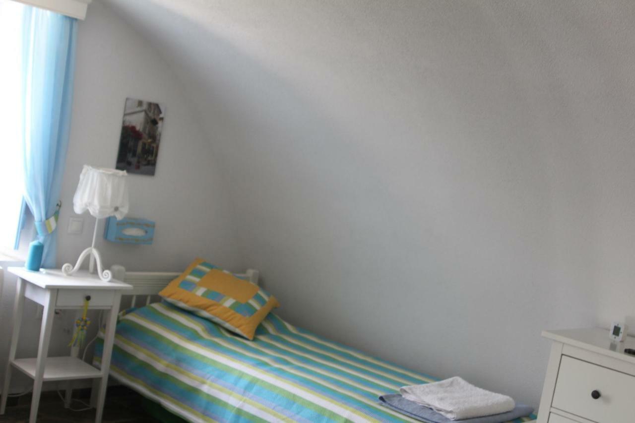 The Studio, Leonídion Eksteriør billede